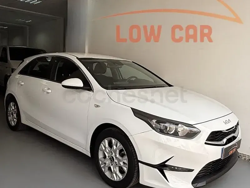 Usado Kia Ceed 100 CV (73 kW) 2022 Blanco Utilitario
