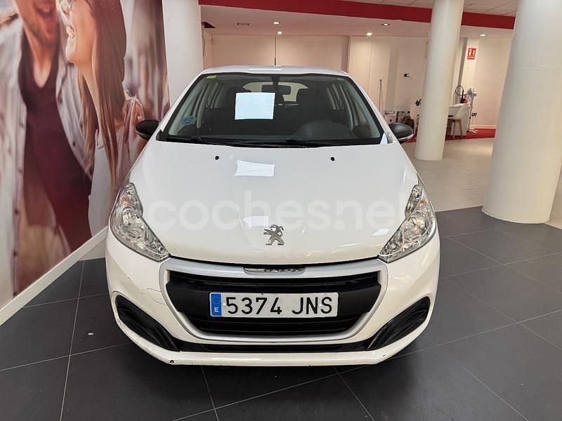 Usado Peugeot 208 Active 82 CV (60 kW) 2015 Blanco Utilitario