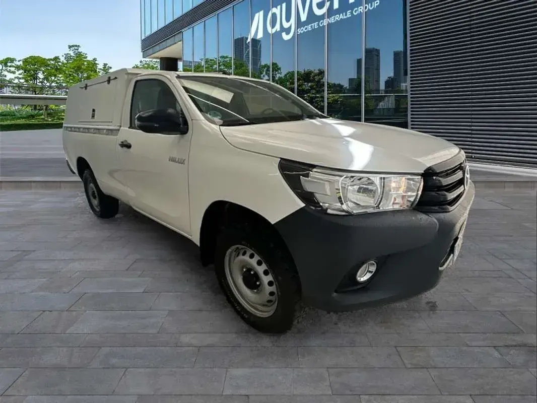 Usado Toyota HiLux 150 CV (110 kW) 2023 Blanco Pickup/Camioneta
