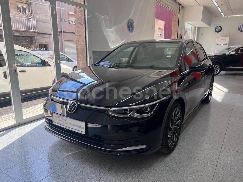 Negro Usado 2023 VW Golf VIII Life Berlina | 26.900 € (Precio justo) - Imagen 1/4