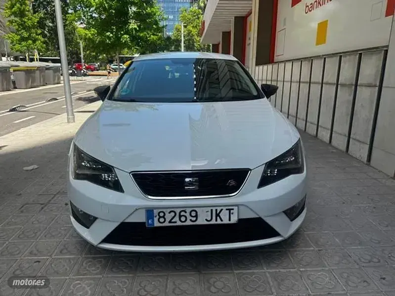Usado Seat Leon FR 149 CV (109 kW) 2015 Blanco Berlina