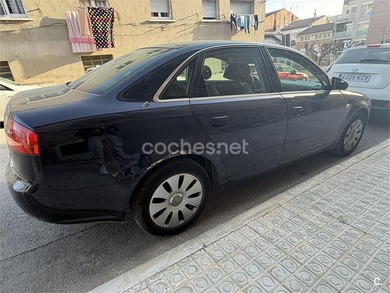 Usado Audi A4 140 CV (102 kW) 2006 Azul Berlina