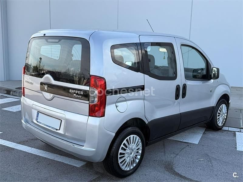 Usado Peugeot Bipper Outdoor 75 CV (55 kW) 2011 Gris / plata Monovolumen