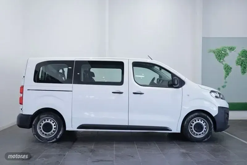 Usado Opel Vivaro 120 CV (88 kW) 2022 Blanco Monovolumen