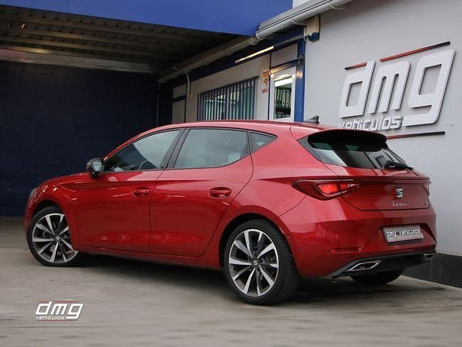 Usado Seat Leon FR 152 CV (111 kW) 2020 Rojo Berlina