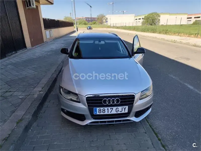 Usado Audi A4 170 CV (125 kW) 2008 Gris / plata Familiar