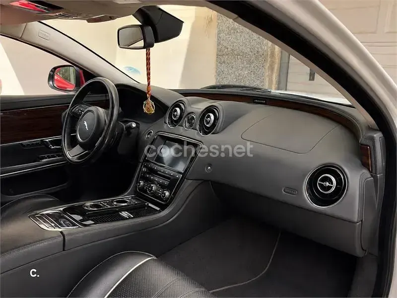 Usado Jaguar XJ Luxury 300 CV (220 kW) 2018 Blanco Berlina