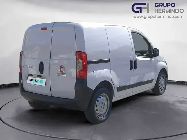 Używany Fiat Fiorino 80 KM (58 kW) 2020 Biały Minivan