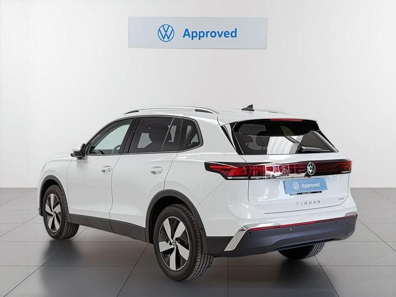 Usado VW Tiguan Life 150 CV (110 kW) 2024 Blanco SUV