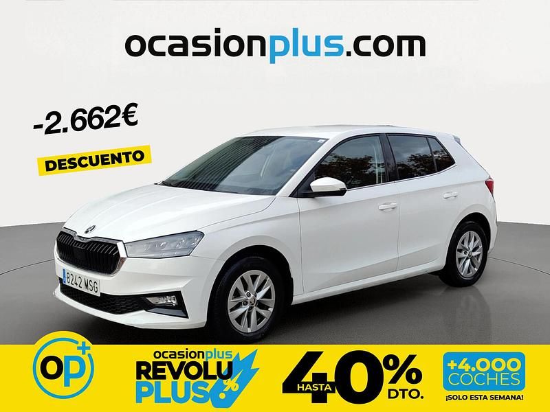Usado Skoda Fabia Selection 95 CV (69 kW) 2024 Blanco Berlina
