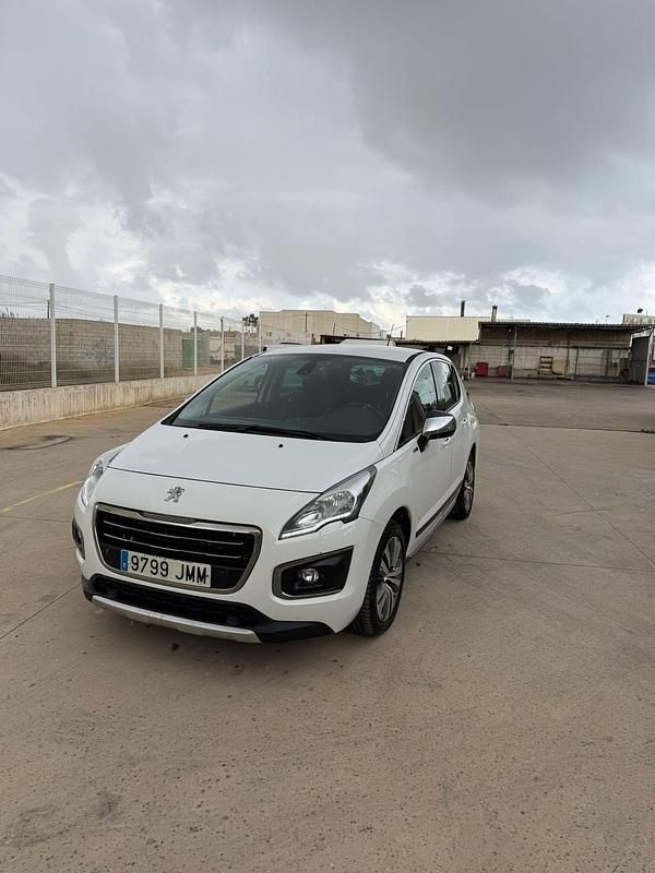 Usado Peugeot 3008 Active 120 CV (88 kW) 2016 Blanco SUV