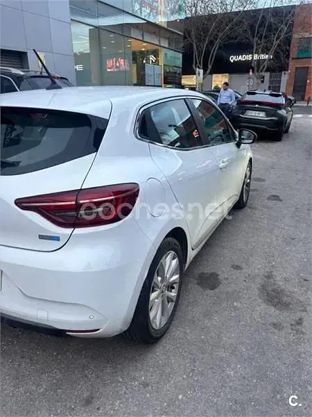 Usado Renault Clio V Zen 140 CV (102 kW) 2022 Blanco Berlina