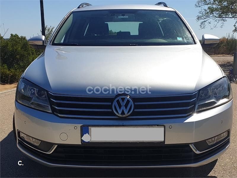 Usado VW Passat Highline 170 CV (125 kW) 2011 Gris / plata Familiar