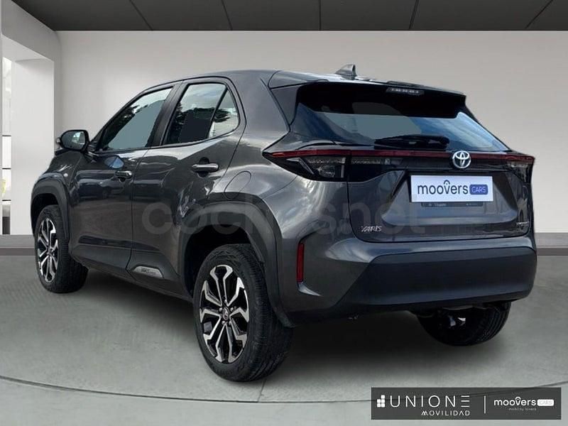 Usado Toyota Yaris Cross Active 116 CV (85 kW) 2024 Gris / plata SUV