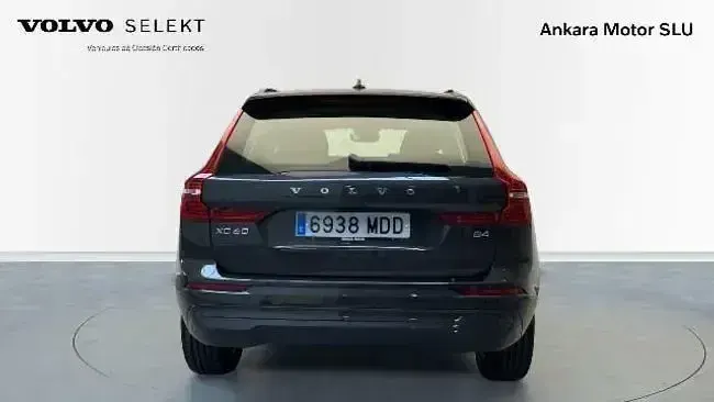 Usado Volvo XC60 Momentum 199 CV (146 kW) 2022 Gris SUV