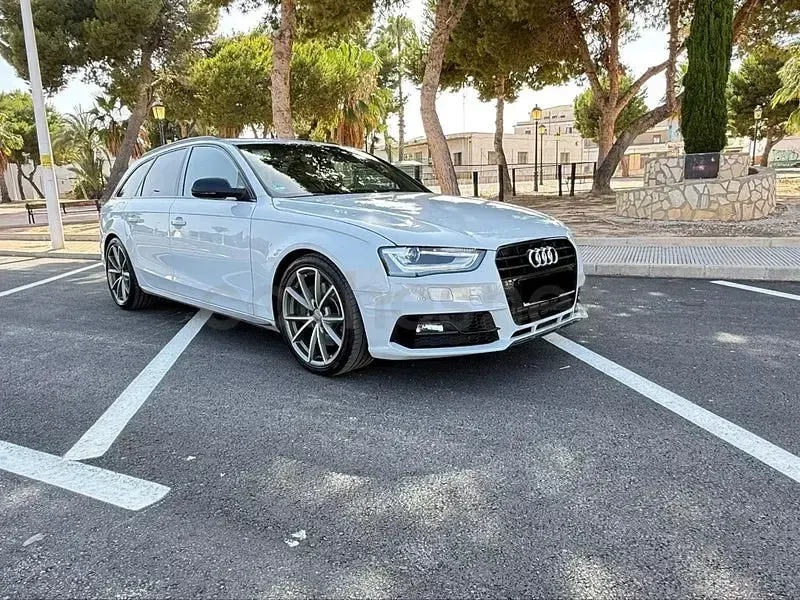 Usado Audi A4 S-Line 245 CV (180 kW) 2015 Blanco Familiar
