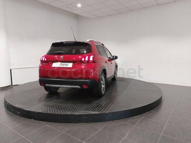 Usado Peugeot 2008 Allure 131 CV (96 kW) 2017 Granate SUV
