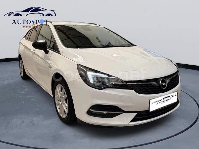 Usado Opel Astra Edition 105 CV (77 kW) 2021 Blanco Familiar