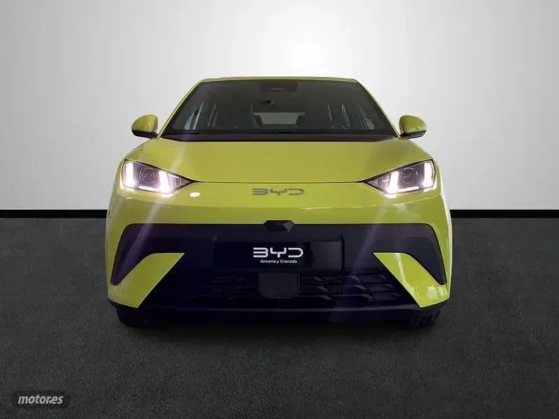 Nuevo BYD Dolphin Surf Boost 64 kW (88 CV) 2026 Amarillo Utilitario