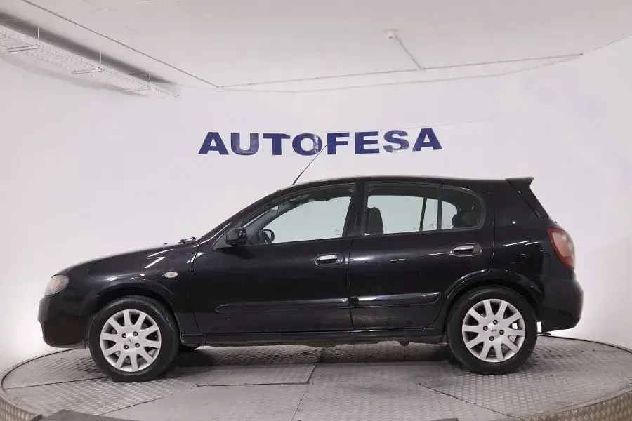 Usado Nissan Almera Visia 98 CV (72 kW) 2006 Negro