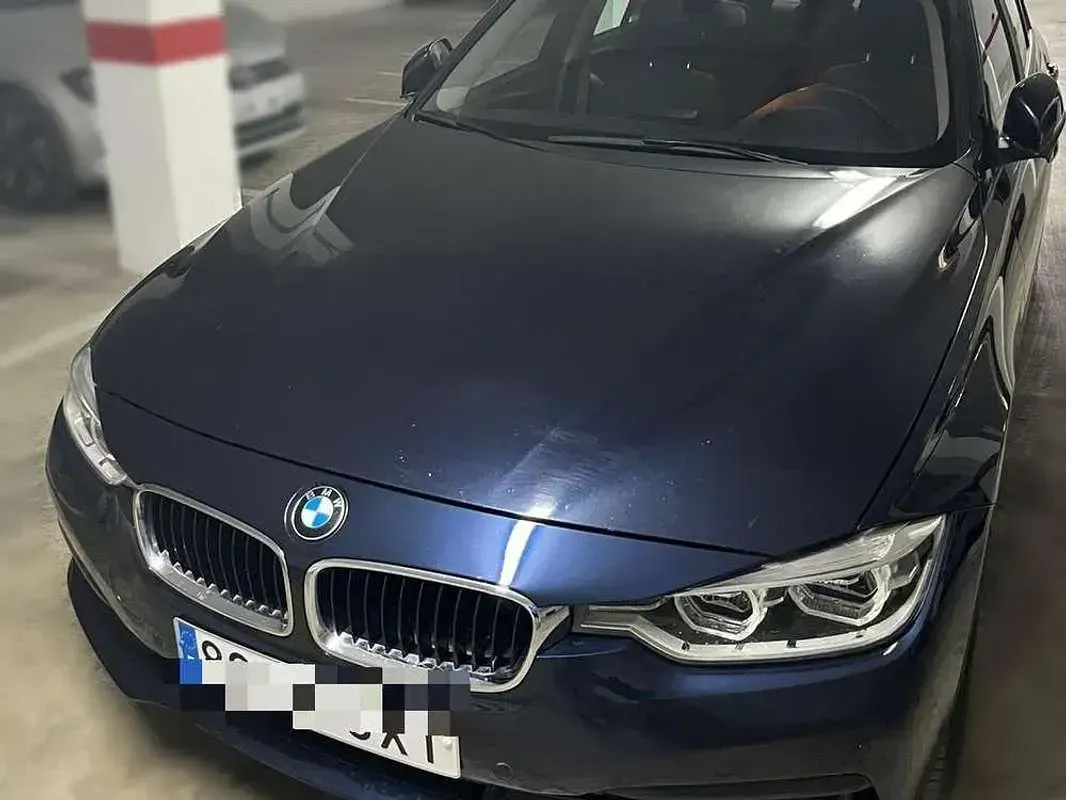 Usado BMW 318 150 CV (110 kW) 2017 Azul Berlina