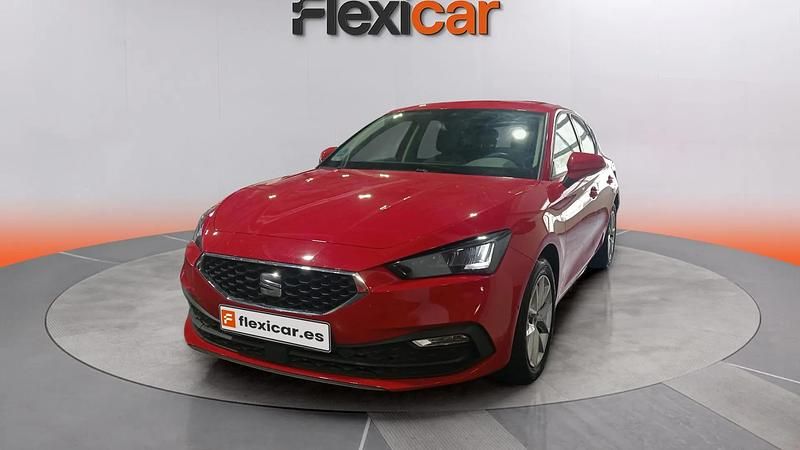 Usado Seat Leon Style 110 CV (80 kW) 2024 Rojo Berlina