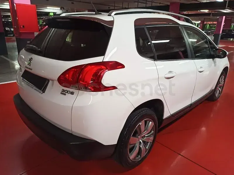 Usado Peugeot 2008 Active 92 CV (67 kW) 2014 Blanco SUV