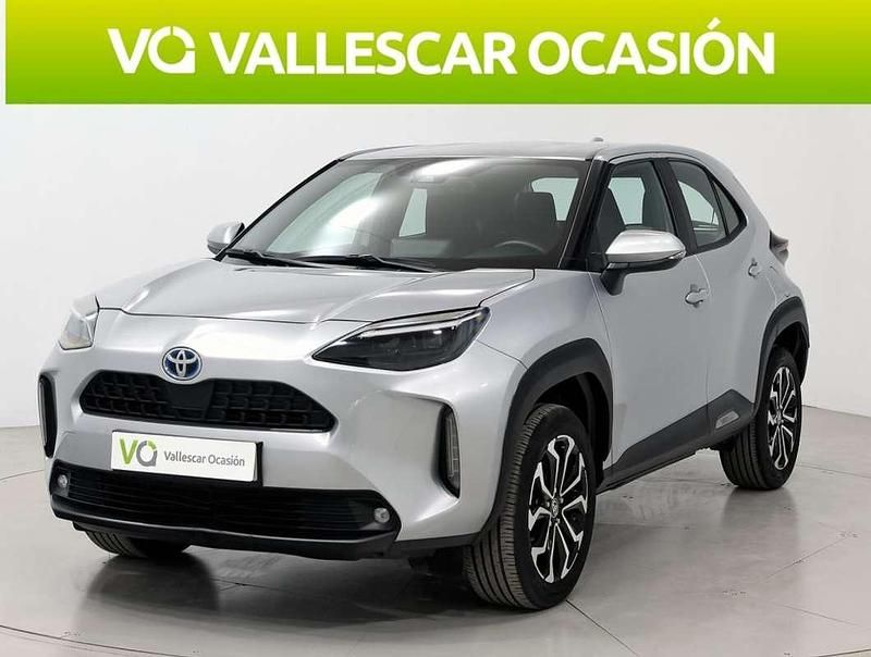 Gris Usado 2024 Toyota Yaris Cross Active SUV | 25.800 € (Un poco caro) - Imagen 1/4