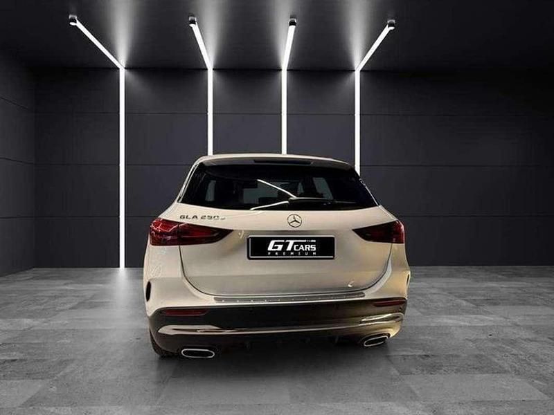 Usado Mercedes GLA250 AMG 218 CV (160 kW) 2025 Blanco SUV