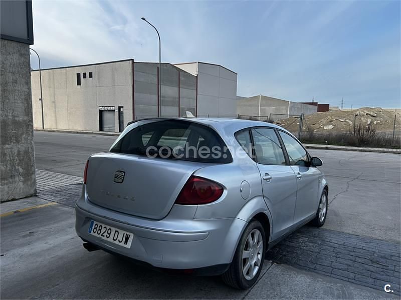 Usado Seat Toledo Sport 105 CV (77 kW) 2006 Gris / plata Berlina