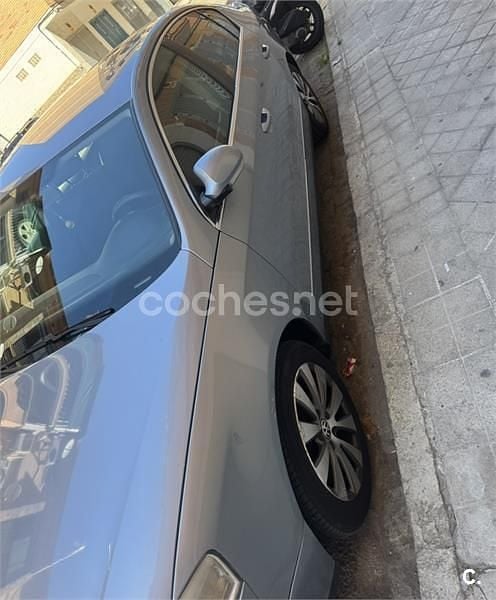 Usado VW Passat 105 CV (77 kW) 2008 Gris / plata Berlina