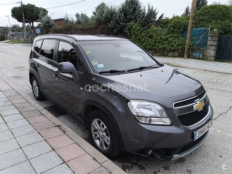 Usado Chevrolet Orlando LT 130 CV (95 kW) 2012 Gris / plata Monovolumen