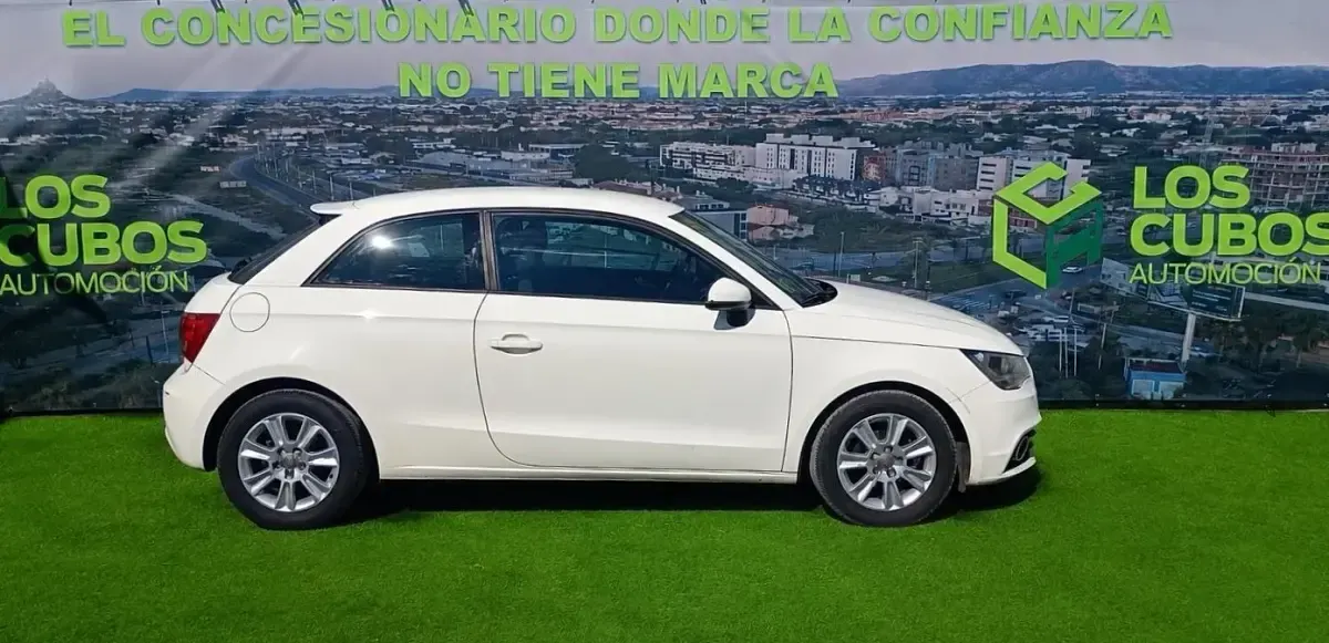 Usado Audi A1 Ambition 90 CV (66 kW) 2013 Blanco Utilitario
