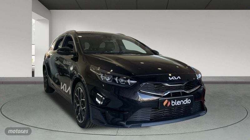 Usado Kia Ceed Sportswagon Style 120 CV (88 kW) 2024 Negro Familiar