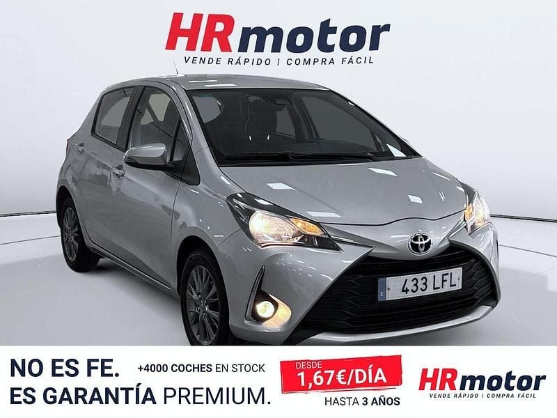 Usado Toyota Yaris Active 111 CV (81 kW) 2020 Gris Berlina