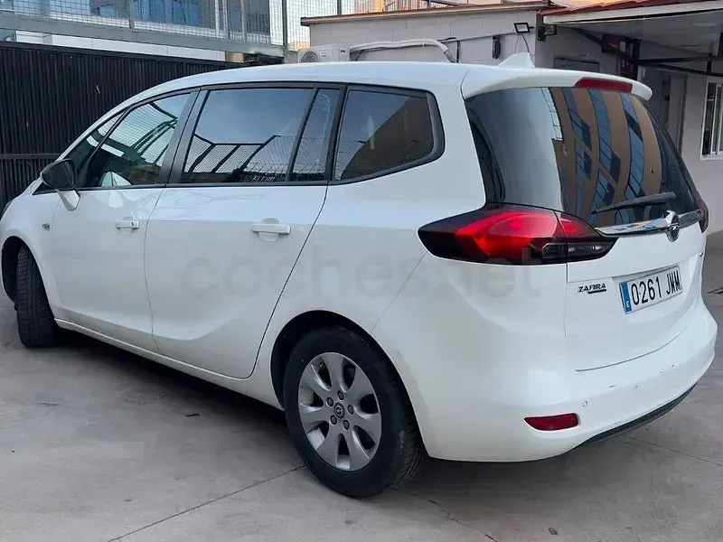 Usado Opel Zafira Tourer Expression 120 CV (88 kW) 2016 Blanco Monovolumen