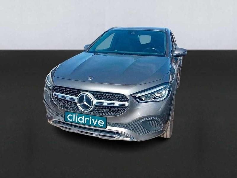 Usado Mercedes GLA200 150 HP (110 kW) 2023 Cinzento SUV