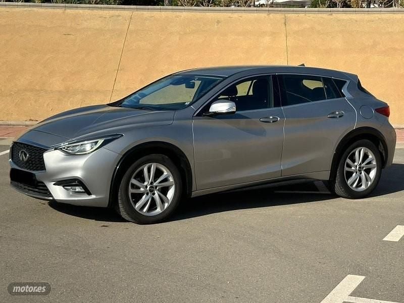 Oro Usado 2016 Infiniti Q30 Utilitario | 14.500 € - Imagen 1/4