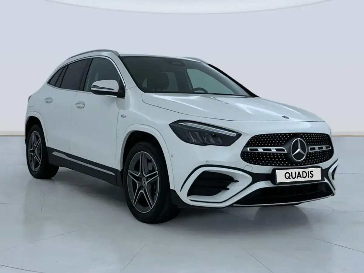 Usado Mercedes GLA250 218 CV (160 kW) 2025 Blanco SUV