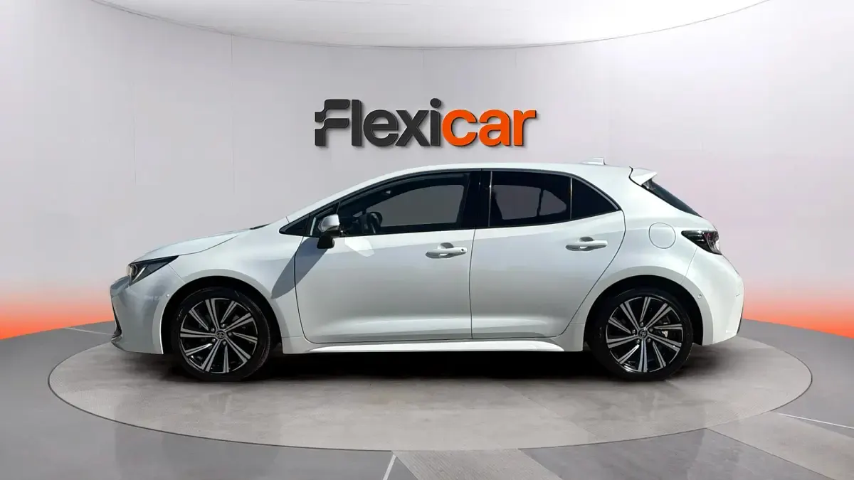Usado Toyota Corolla Active 140 CV (102 kW) 2023 Blanco Berlina