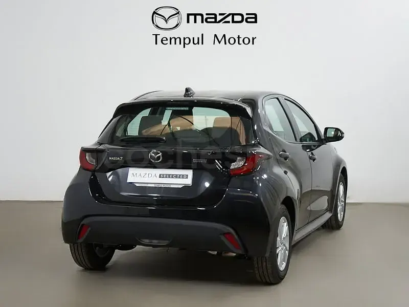 Usado Mazda 2 Center-Line 116 CV (85 kW) 2025 Negro Utilitario