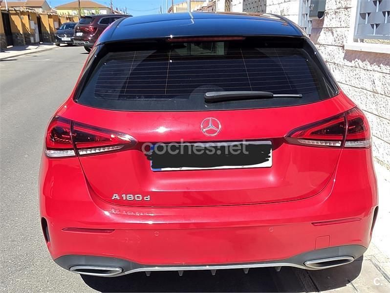 Usado Mercedes A180 109 CV (80 kW) 2019 Rojo Berlina