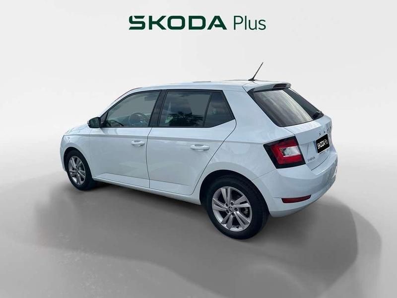 Usado Skoda Fabia Ambition 95 CV (69 kW) 2021 Blanco Berlina