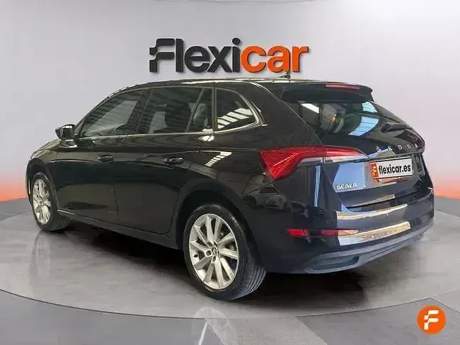 Usado Skoda Scala 150 CV (110 kW) 2022 Negro Utilitario
