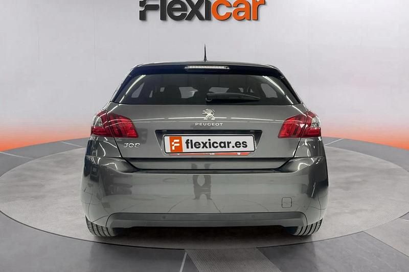 Usado Peugeot 308 Access 131 CV (96 kW) 2020 Gris Berlina