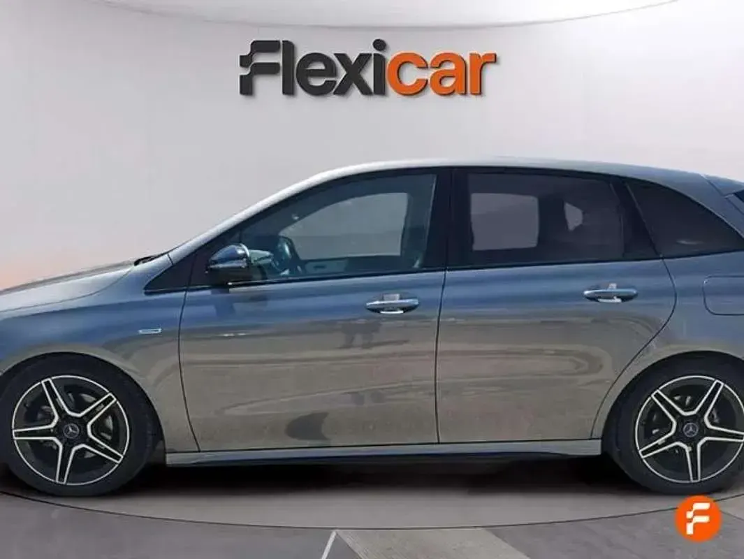 Usado Mercedes B200 150 CV (110 kW) 2022 Gris Monovolumen