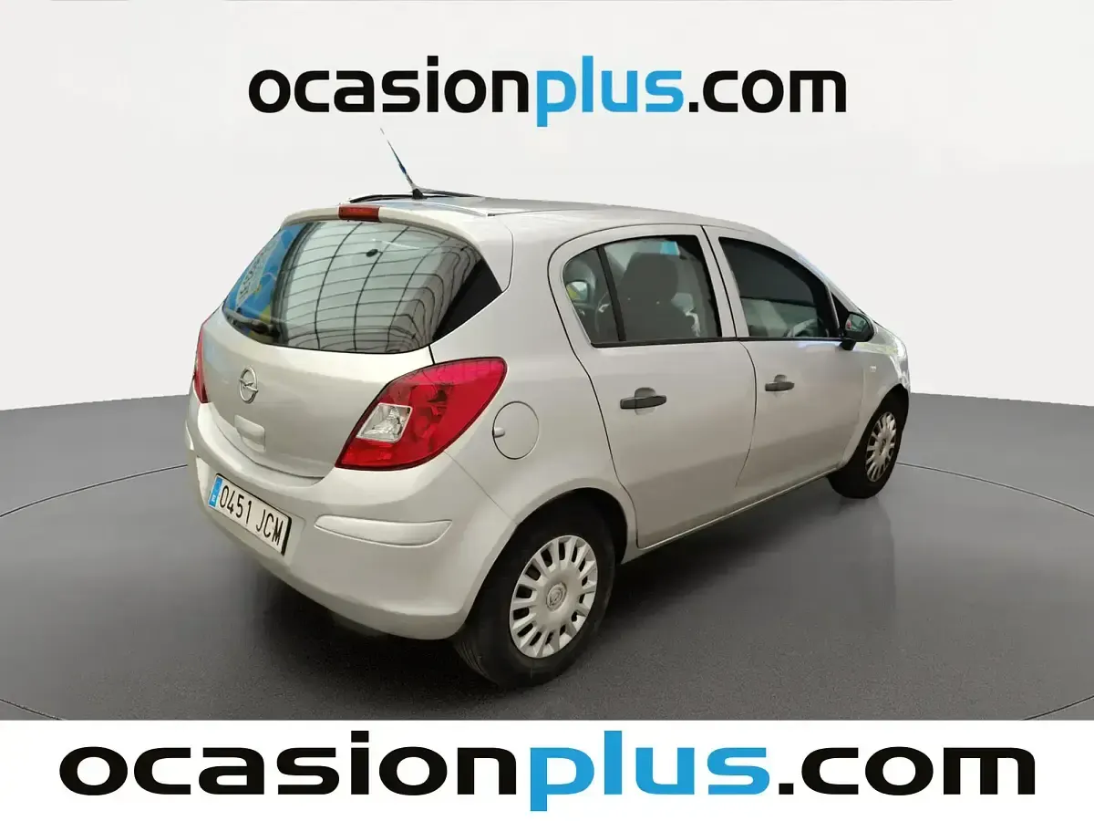 Usado Opel Corsa Expression 75 CV (55 kW) 2015 Plateado Utilitario
