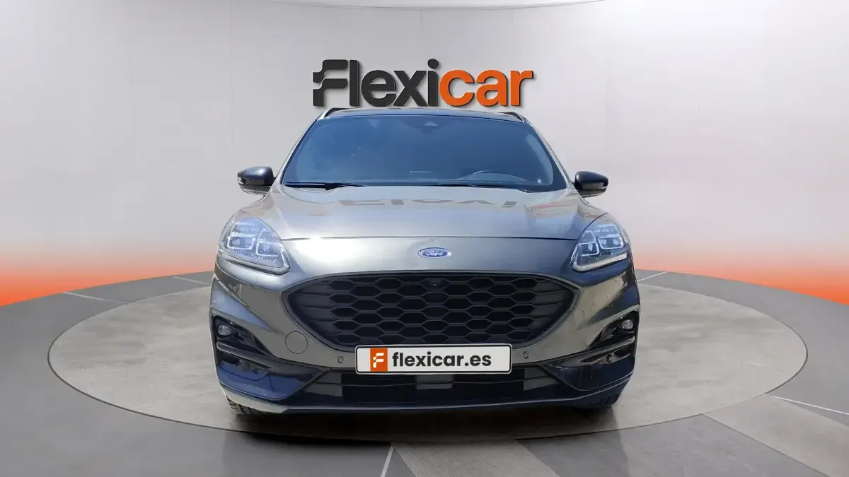 Usado Ford Kuga ST-Line 150 CV (110 kW) 2023 Gris SUV