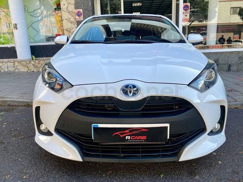 Usado Toyota Yaris Hybrid Business Edition 116 CV (85 kW) 2021 Blanco Berlina