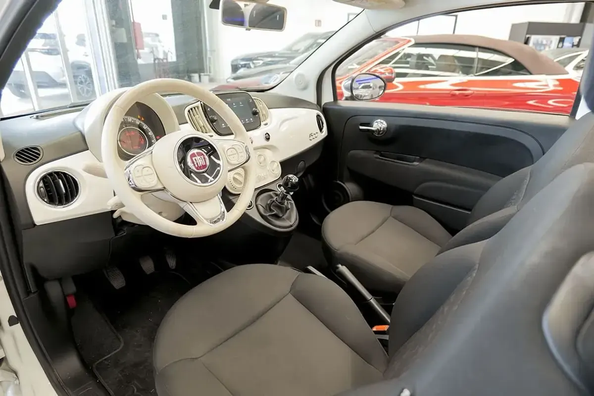 Usado Fiat 500C Dolcevita 70 CV (51 kW) 2023 Blanco Descapotable